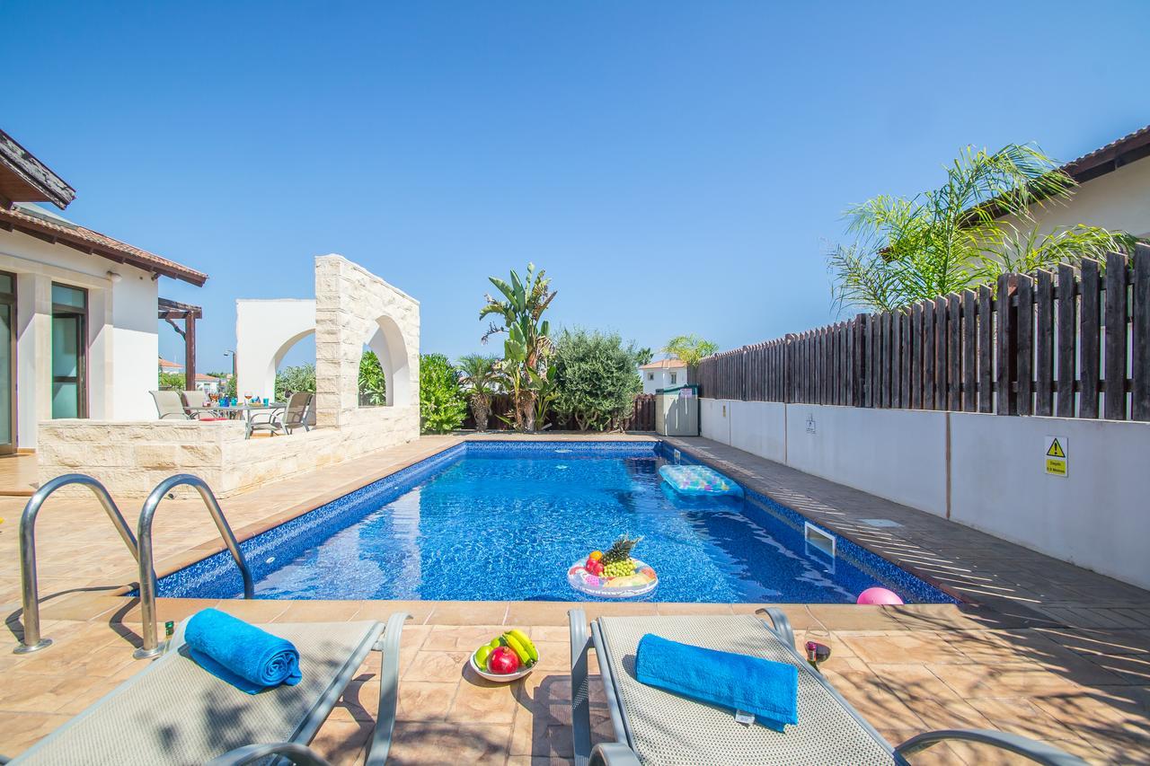 Rada'S Vacation Home Ayia Napa Bagian luar foto