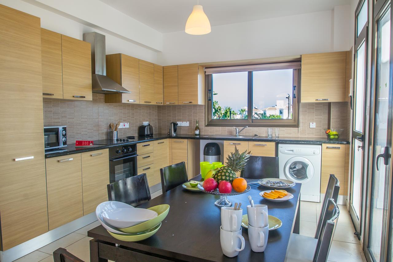 Rada'S Vacation Home Ayia Napa Bagian luar foto